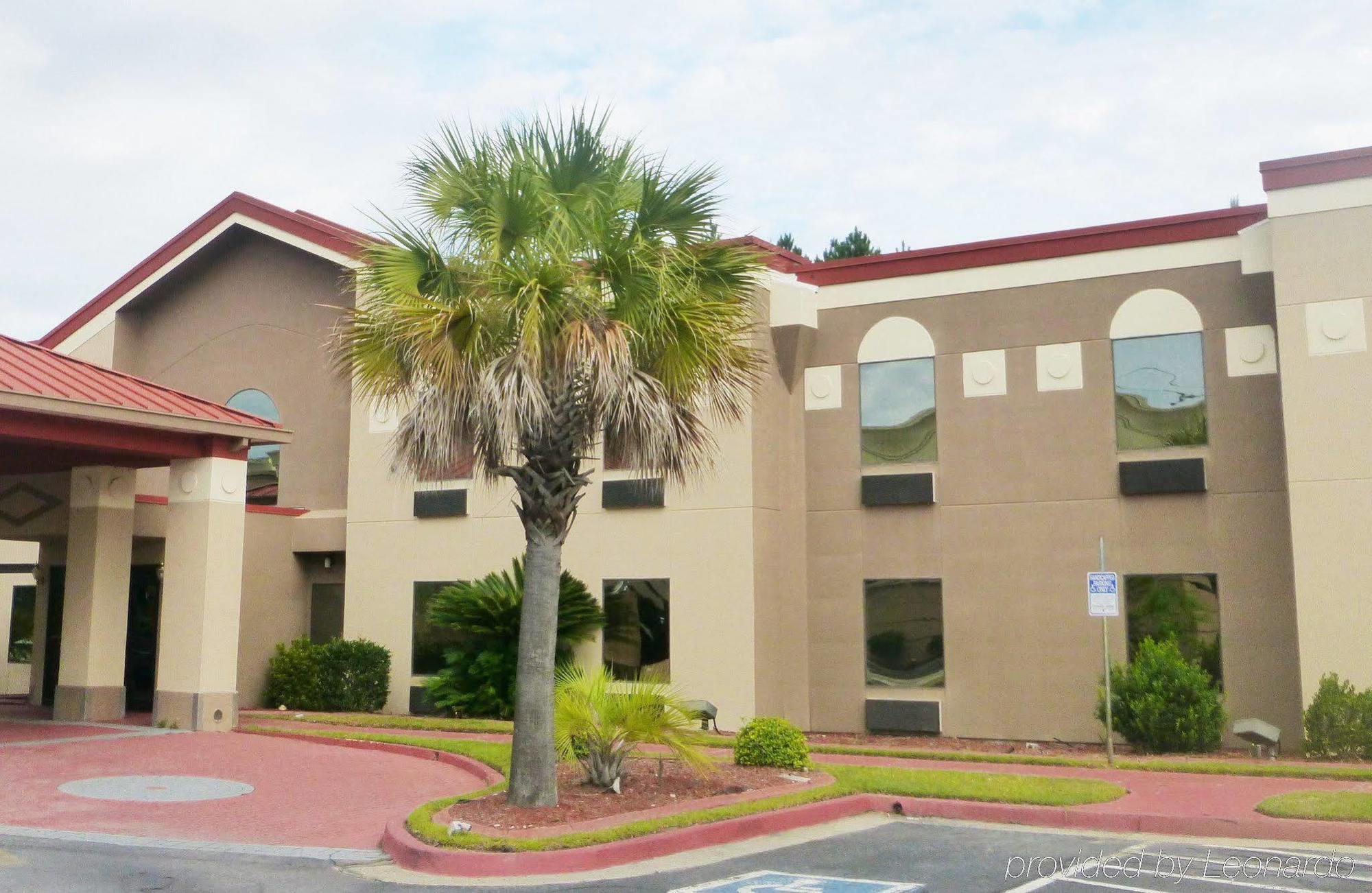 Clarion Pointe Hinesville Near Fort Stewart Exterior photo